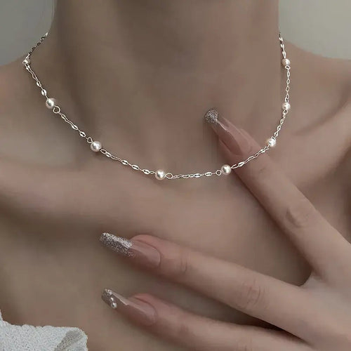 Elegantní náhrdelník z lesklých perel